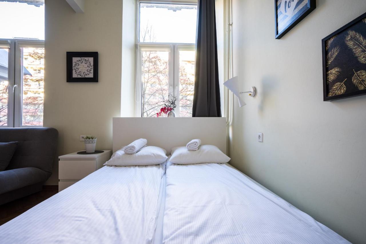 Elegant Apartment Copernicus Варшава Екстериор снимка