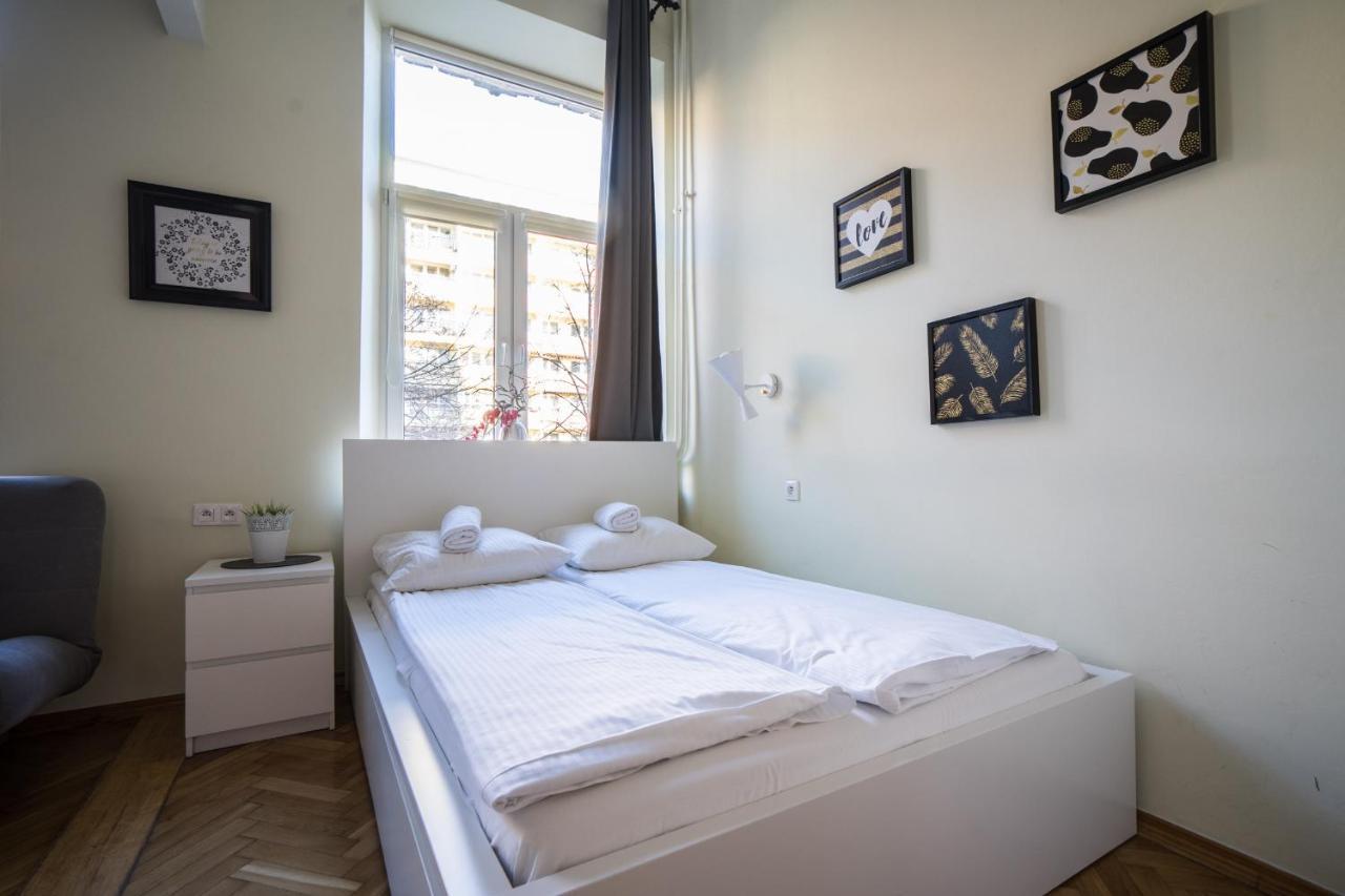 Elegant Apartment Copernicus Варшава Екстериор снимка